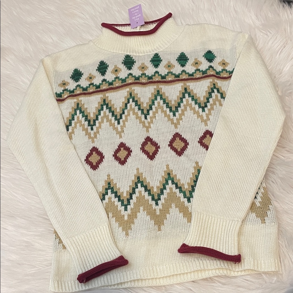 EVIE Cream Sweater with Green and Red Patterns
